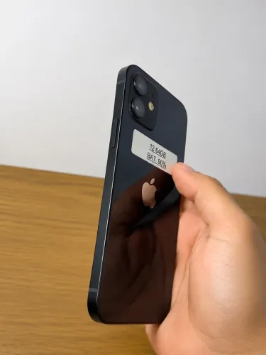 iPhone 12 impecável
