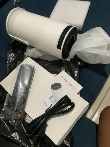 Projetor Smart Portátil Full Hd 4k Bluetooth Wifi Cor Branco Android 11.0 5g Tv Cinema Em