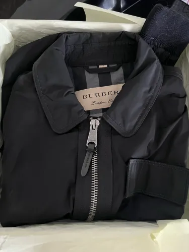 Jaqueta Burberry MARAVILHOSA