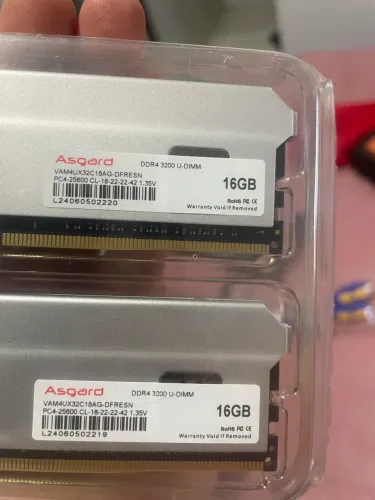 Vendo memória dd4 3200mhz 2x16 giga