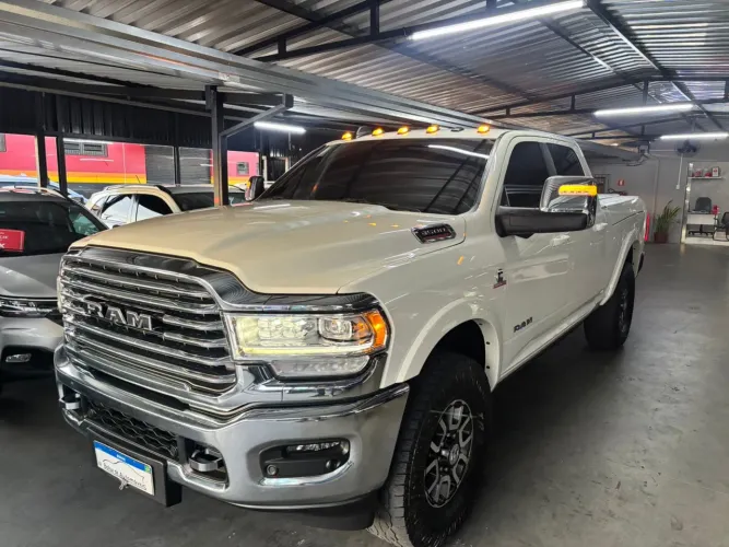 Ram 3500 Limited Longhorn 6.7 TB CD Diesel 2024
