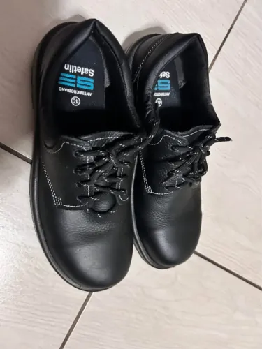 Sapato de segurança novo c/ bico de aço n40