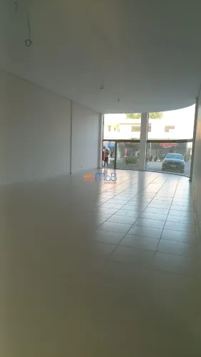 Loja comercial na Ajuda de Cima