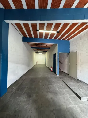 Salão comercial 200 metros quadrados - Carapicuíba