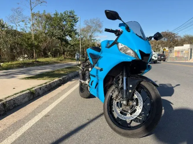 Yamaha YZF-R3 Azul - Excelente Estado + Escape Esportivo + Peças de Reposição Incluídas