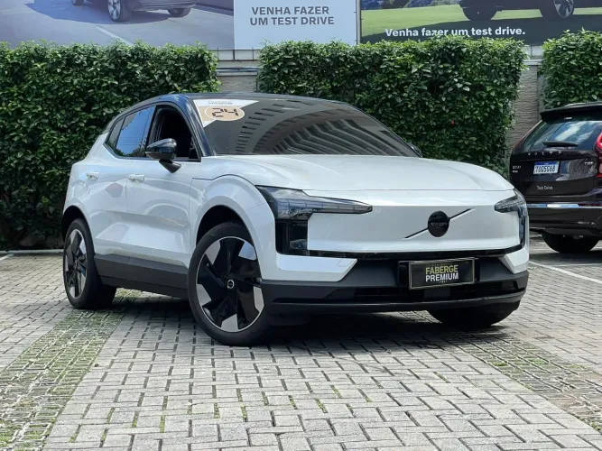 Volvo EX30 E60 Plus (elétrico) 2024