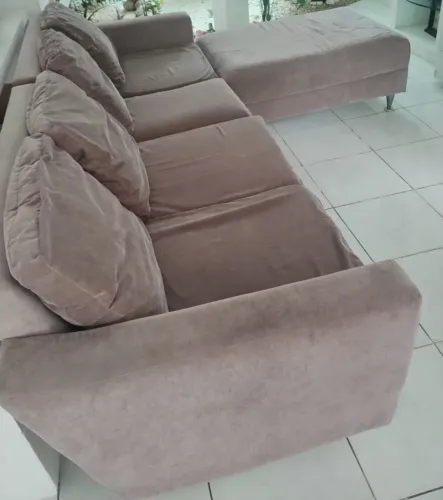 SOFÁ 4 LUGARES COM PUFF SUPER CONFORTAVEL
