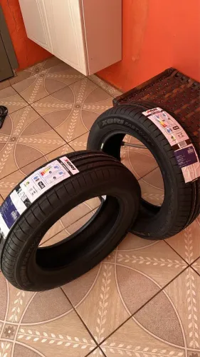 VENDO 2 PNEUS, ARO 15