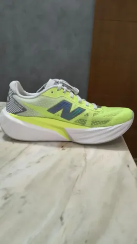 Tênis Feminino New Balance Rebel V5