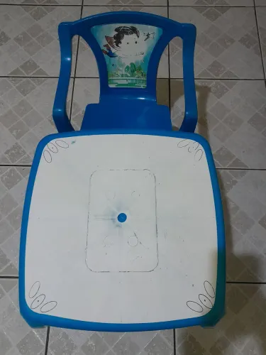 Mesa e cadeira infantil 