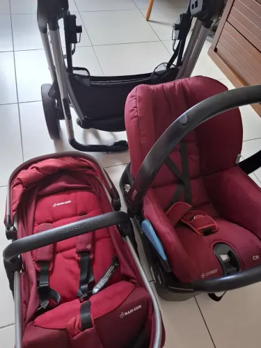 Carrinho de bebê Maxi Cosi - modelo completo