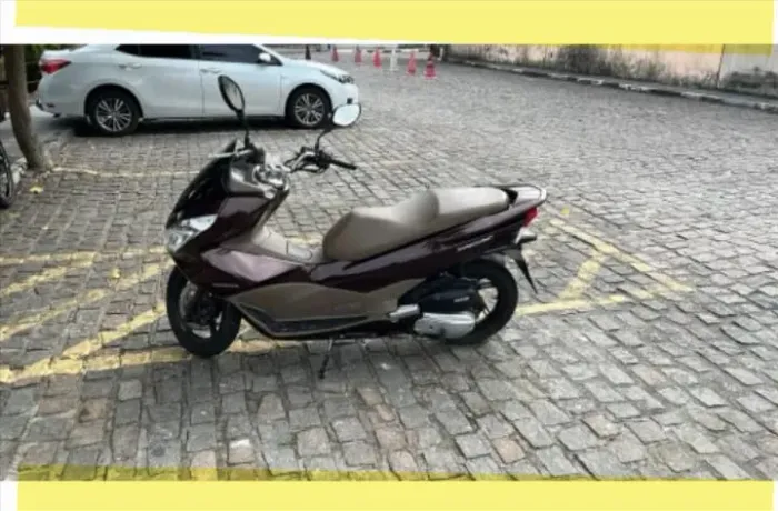 Pcx 2018, bem conservada
