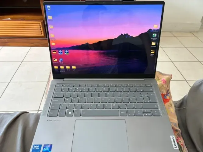 Notebook Lenovo Yoga Slim 7i 14IMH9 - 14" OLED -Intel Core Ultra 5 125H 16/512gb W11