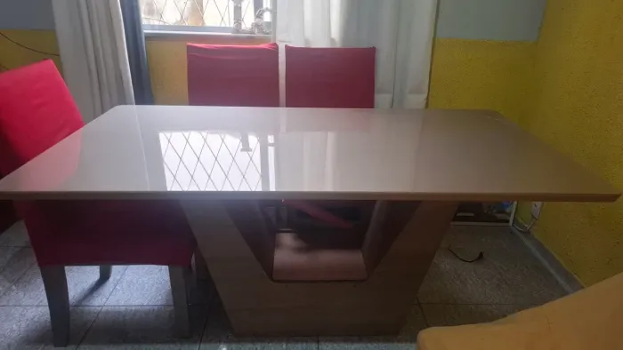 Mesa de 6 cadeiras