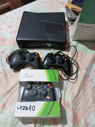 XBOX 360 + 3 CONTROLES + HD COM JOGOS