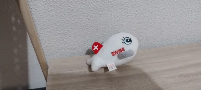 Aviãozinho Pelúcia promocional Swiss Airlines.