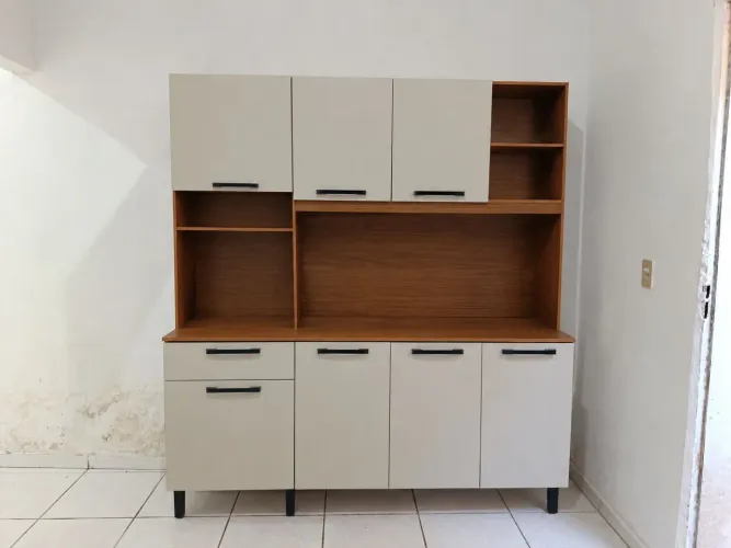 VENDE-SE ARMÁRIO DE COZINHA EM ÓTIMO ESTADO