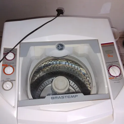 Máquina Brastemp 9 kilos pra quem concerta ou retirada de peças