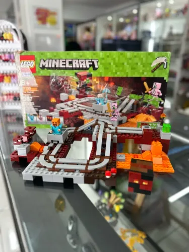 LEGO Minecraft The Nether Railway 21130 INCOMPLETO