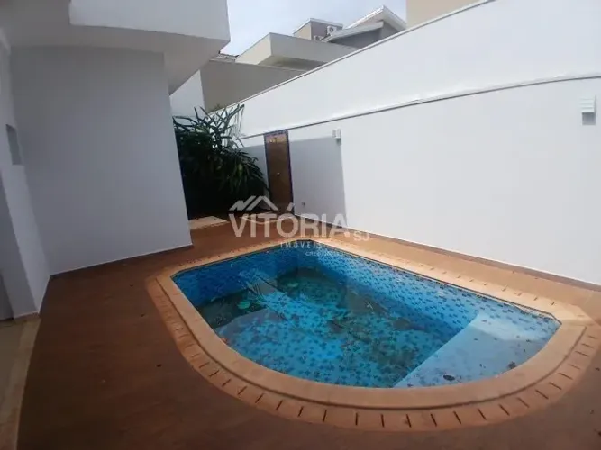 Casa de Alto Padrão para Locação no Damha V | 300 m² | 3 Suítes | Piscina Aquecida