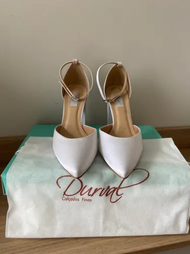 Sapato branco noiva