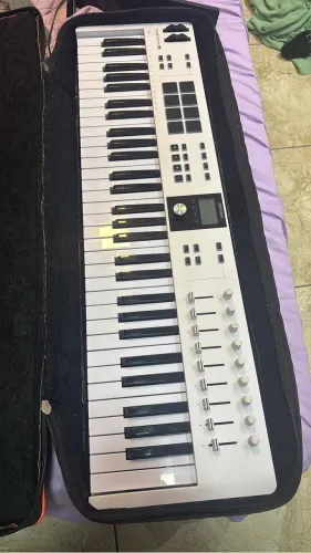 Teclado Arturia 61 mk3