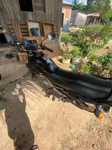 Vendo essa moto factor 125 E