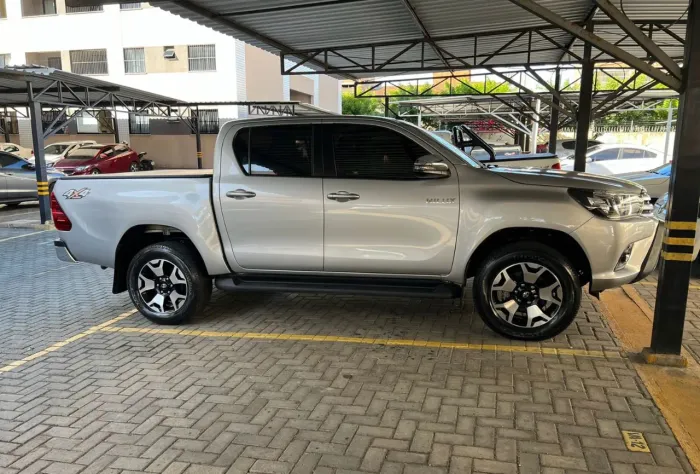 Toyota Hilux CD SRV 4X4 2.8 TDI Diesel Aut. 2018