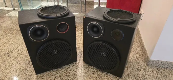 Caixas acústicas ou só os alto falantes. JBL Selenium 10'' e 8'' e tweeter Bravox T1X