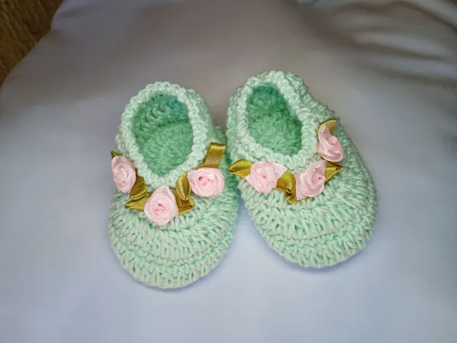 Sapatinhos de crochê para bebê 