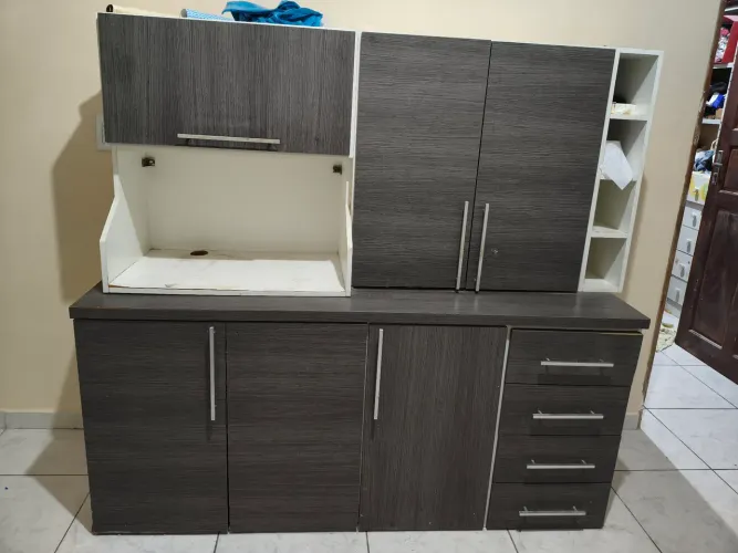 VENDE-SE ARMÁRIO DE COZINHA 