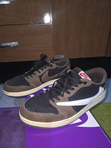 Tênis Nike Air Jordan 1 Low Travis Scott