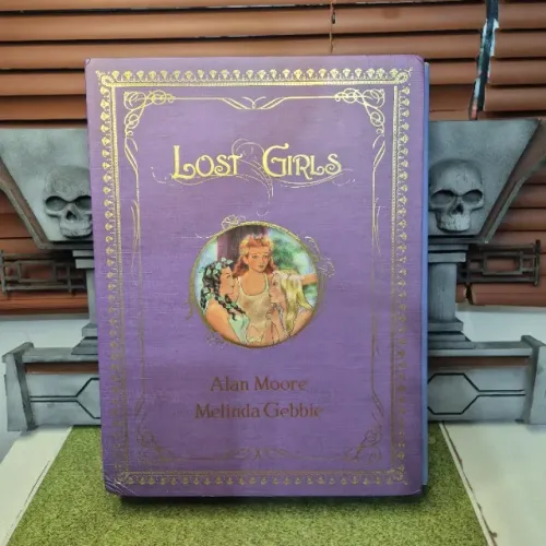 HQ Graphic novel Lost Girls completa (CAPA DURA) Ingles