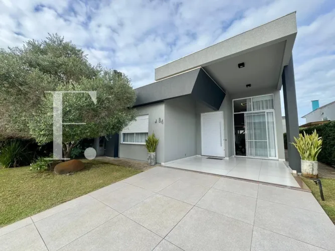 Casa à Venda no Condomínio Acqualina