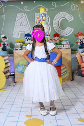 Vestido branco (veste 7 e 8 anos)