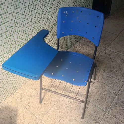 ?Cadeiras Escolares com Prancheta - A partir de R$ 50,00<br>