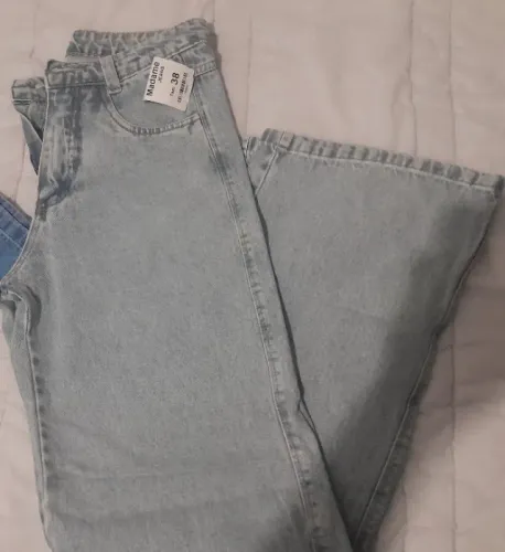 DUAS CALÇAS JEANS WID 60 REIAS CADA