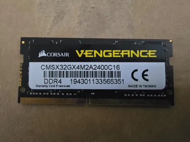 Corsair Vengeance Series 16gb Ddr4 Sodimm 2400 Cl16 (Usado)