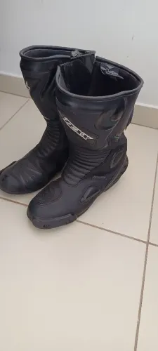 Kit de proteção pessoal para motos.