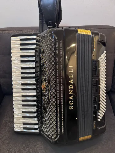 Acordeon Scandalli Super VI L Série Ouro (Anos 90)