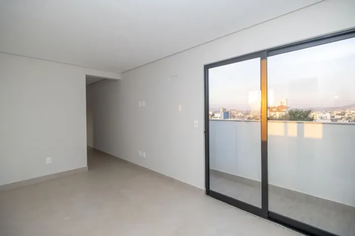 Apartamento à Venda - Sagrada Família, 2 Quartos, 87 m2