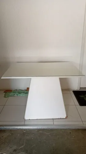 Mesa de MDF com tampa de vidro tsmanho 78×1.10