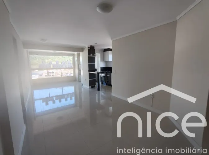 Apartamento semimobiliado, de 2 Dormitórios, sendo 1 Suíte, no bairro Centro, em Itajaí/SC