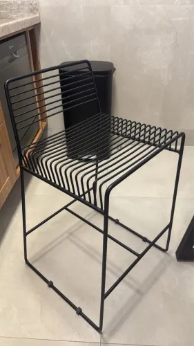 Banqueta/Cadeira Alta em Ferro Preto Fosco - Design Moderno Minimalista