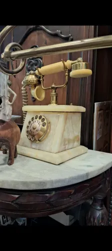 Telefone vintage da marca Teleart em mármore perfeito estado de conservação