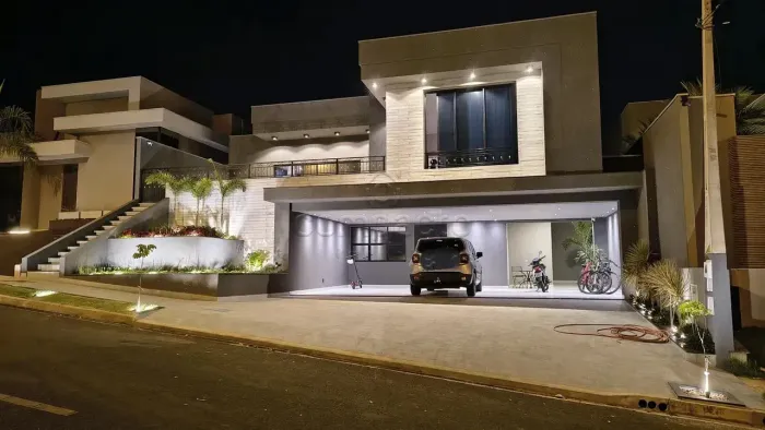 Casa Assobradada de Alto Padrão para Venda | 4 Quartos | 3 Suítes | 305m² | 8 Vagas | Pisc