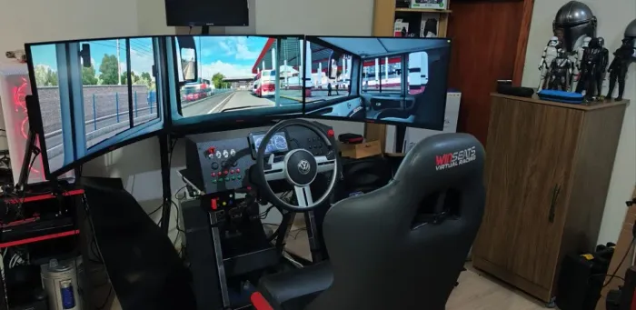 Simulador de Corrida e Euro Truck Profissional - Triple Screen 32" Agon + Cockpit completo
