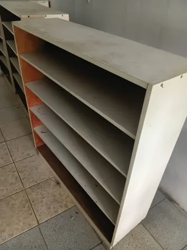 Peças para sua loja, armários, balcões, prateleiras.