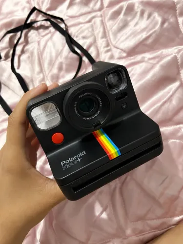 Câmera Polaroid Now+ à venda!