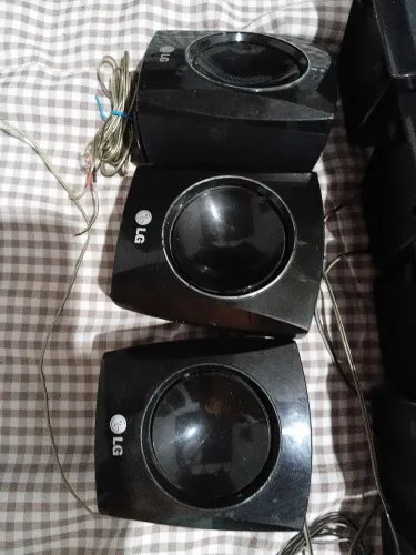 Vendo caixas de Home Theater + 2 caixas subwoofer (Sony e Lg)